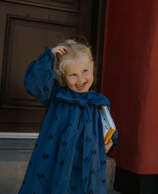 FLIINK CAMMA BOW DRESS DRESS INSIGNIA BLUE