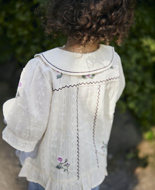 FLIINK DOBBY SS ROSE EMBR BLOUSE BLOUSE SANDSHELL