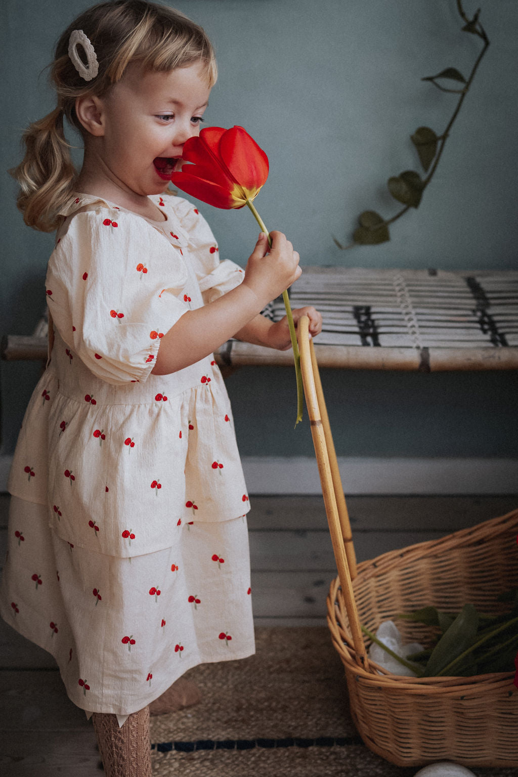 FLIINK FLOWER SS RUFFLE DRESS DRESS SANDSHELL
