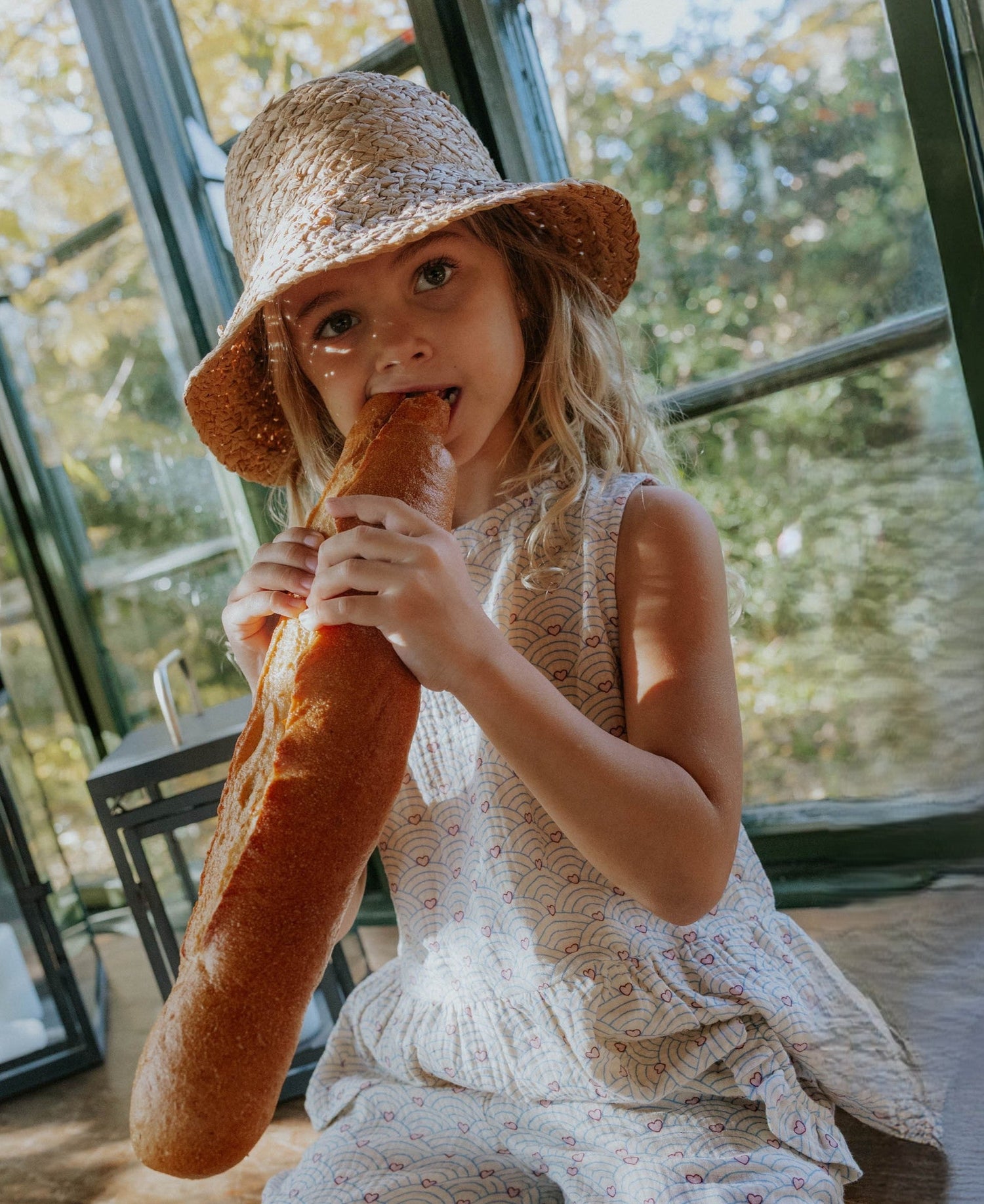 Shirts, T-shirts & Sweaters