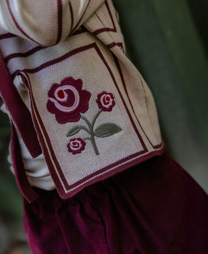 FLIINK CHARLOTTE EMBROIDERED CARDIGAN CARDIGAN SANDSHELL/BURGENDY