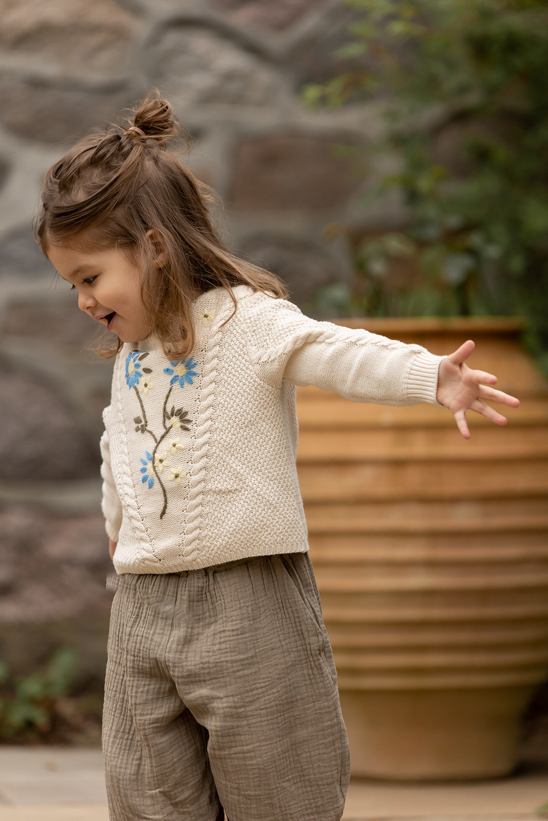 FLIINK FLOWER EMBROIDERED PULLOVER PULLOVER SANDSHELL