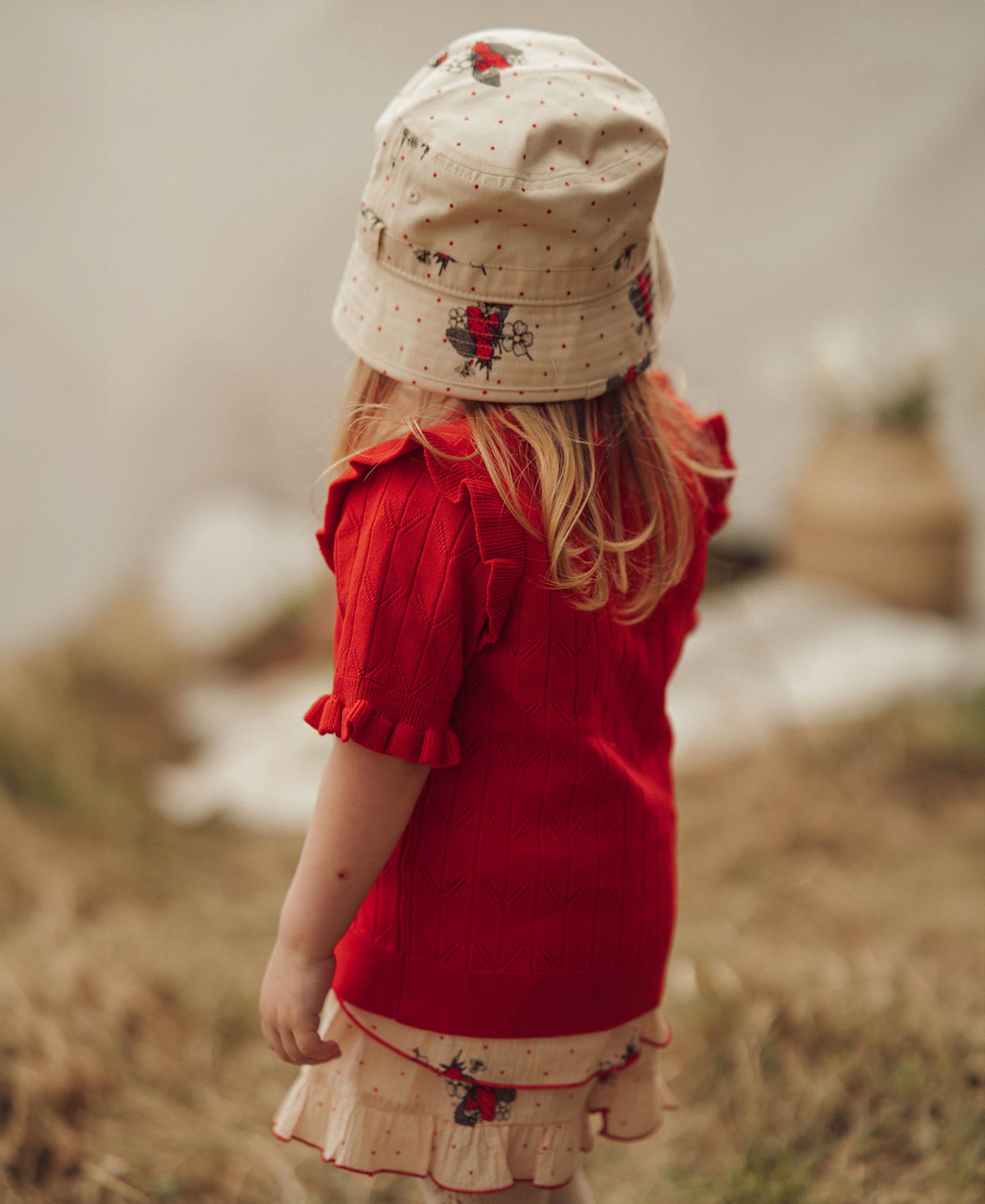 FLIINK KOTA BUCKET HAT HAT SANDSHELL/HIGH RISK RED STRAWBERRY