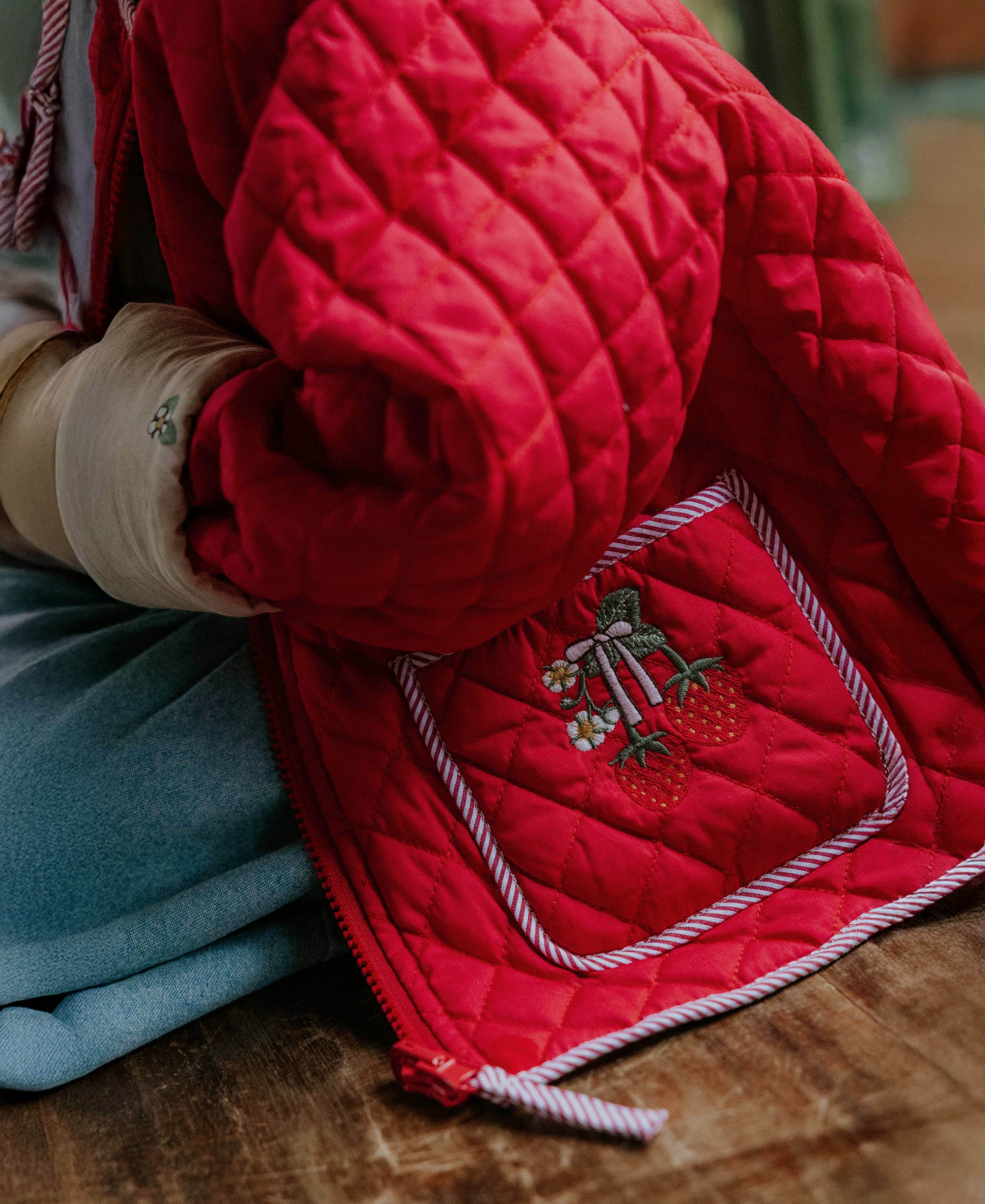 FLIINK KOTA REVERSIBLE STRAWBERRY JACKET JACKET SANDSHELL AOP