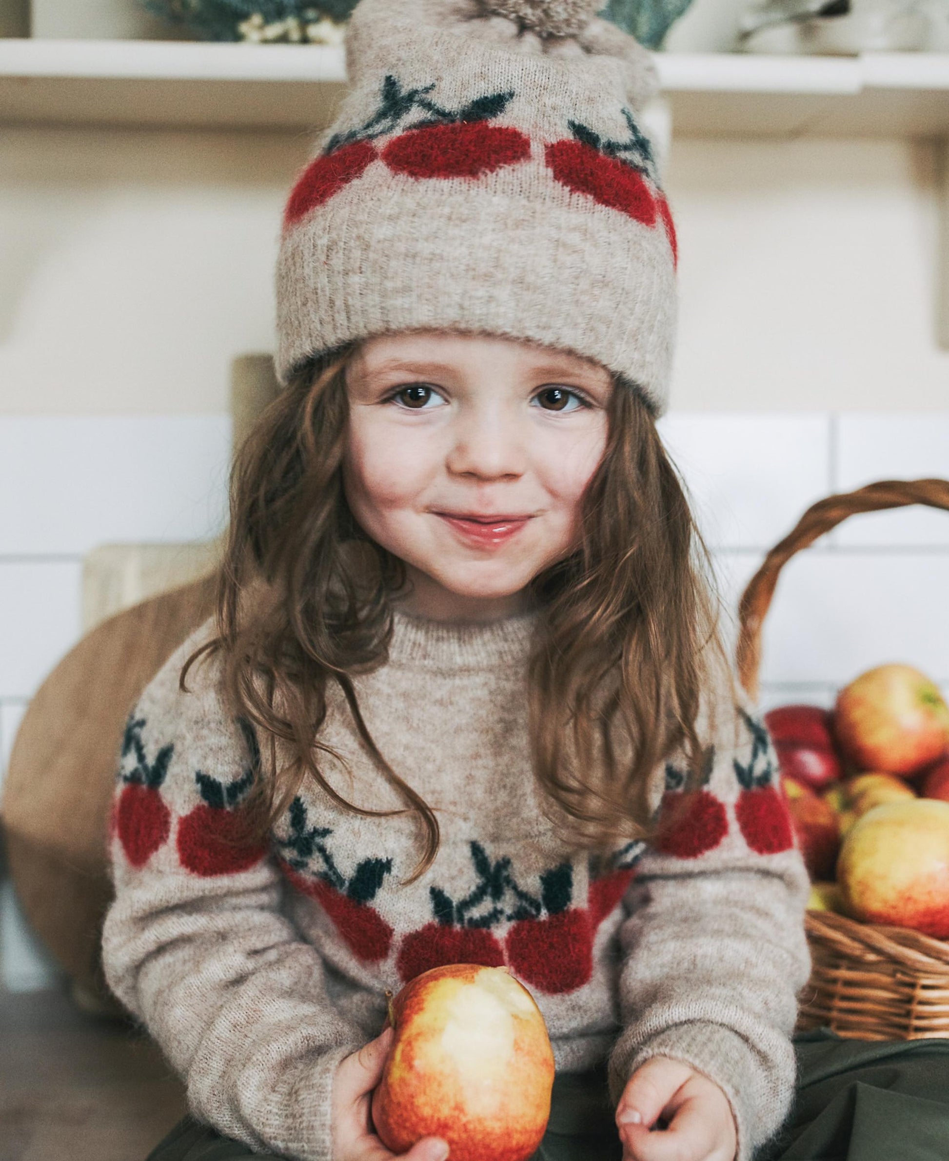 FLIINK STAR APPLE BEANIE HAT SANDSHELL